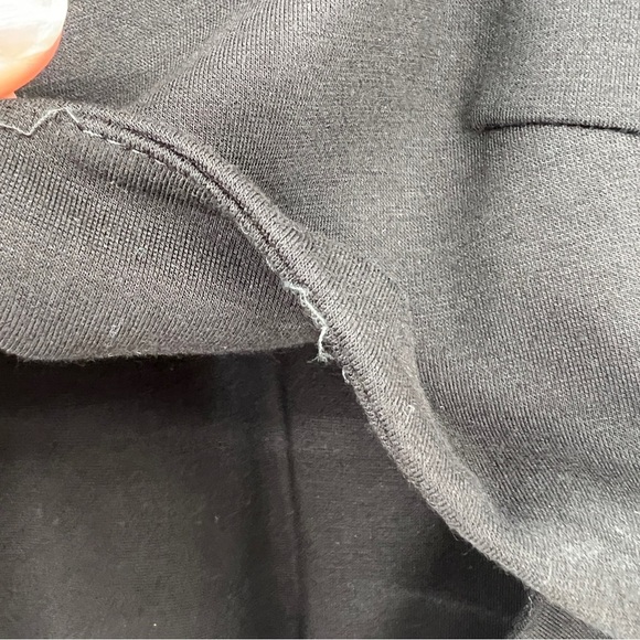 Fore Womens Cut-Out Scoop Neck Cropped Top in Black Size Medium NWT(flaws) - Picture 3 of 10